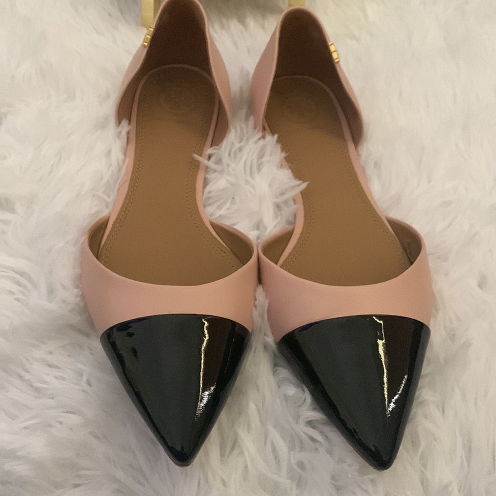 ••(SOLD)••Tory Burch Flats - Picture 3 of 7
